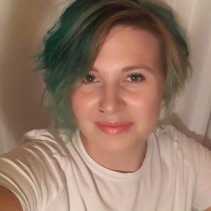 Meet your Posher, Crystal